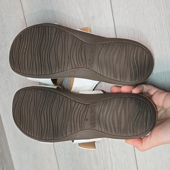 Vionic Women's Skylar Leather Strappy Sandals Flats Shoes Sz10 - Picture 8 of 9